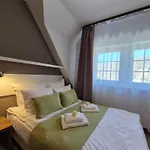 Na Cichej 3*